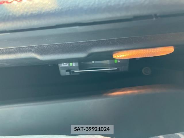 Jaguar F-PACE 2018-02 8099768-19