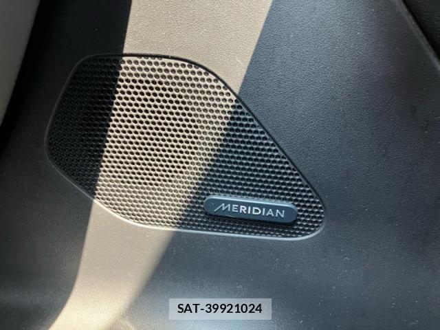 Jaguar F-PACE 2018-02 8099768-20