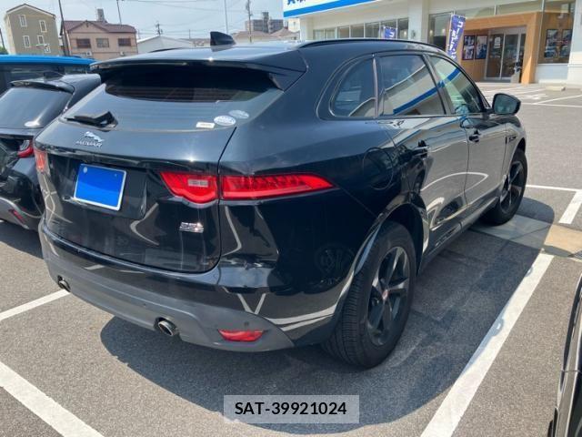 Jaguar F-PACE 2018-02 8099768-4