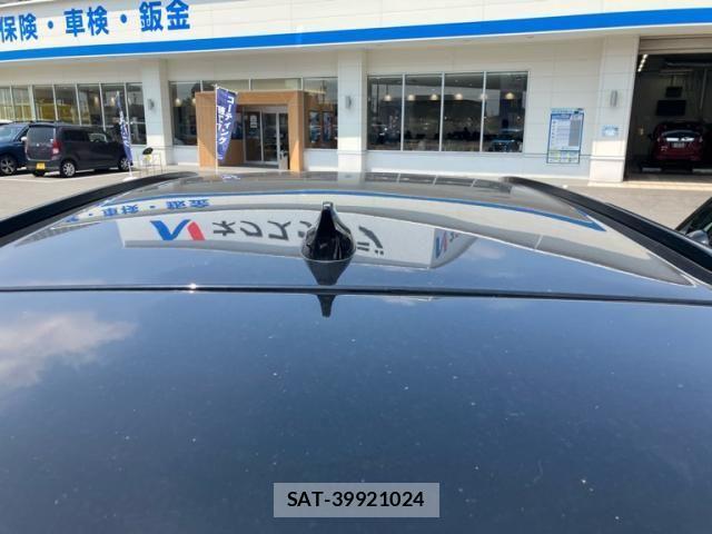 Jaguar F-PACE 2018-02 8099768-5