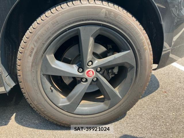 Jaguar F-PACE 2018-02 8099768-7
