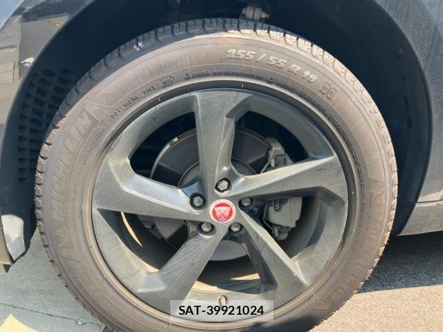 Jaguar F-PACE 2018-02 8099768-8