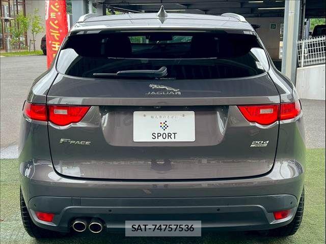 Jaguar F-PACE 2017-03 8336294-15