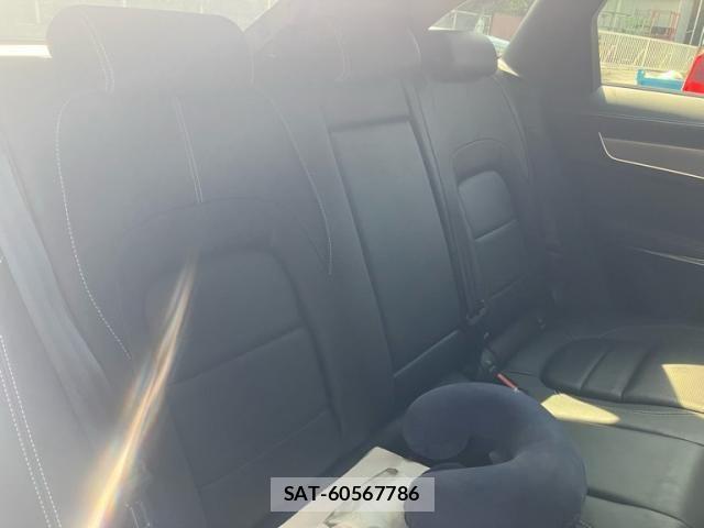 Jaguar F-PACE 2021-04 8336293-10