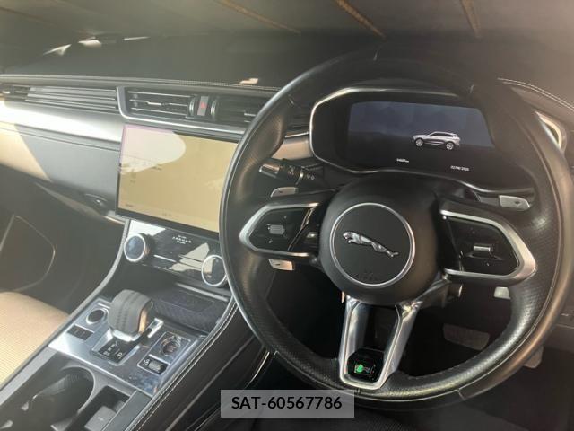 Jaguar F-PACE 2021-04 8336293-13