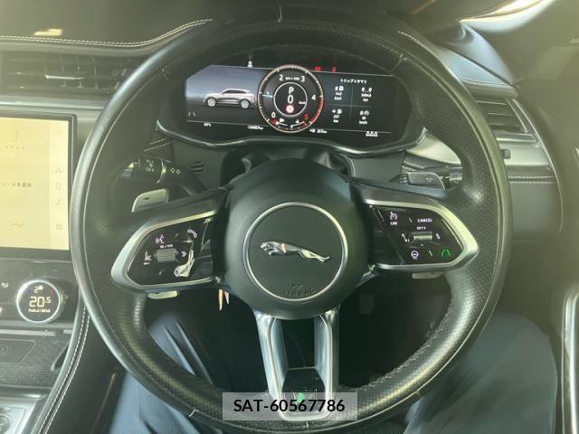 Jaguar F-PACE 2021-04 8336293-16