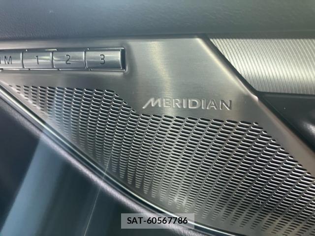 Jaguar F-PACE 2021-04 8336293-23