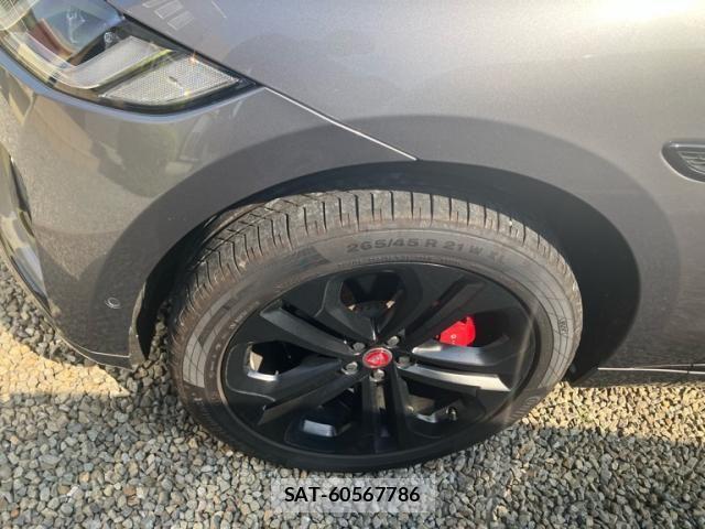 Jaguar F-PACE 2021-04 8336293-4