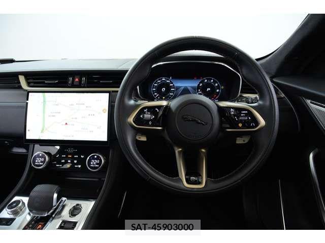 Jaguar F-PACE 2022-12 8336292-4
