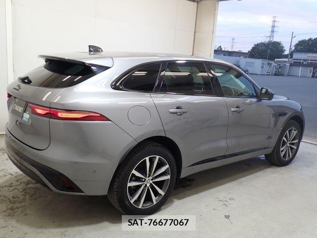 Jaguar F-PACE 2024-04 8336290-7