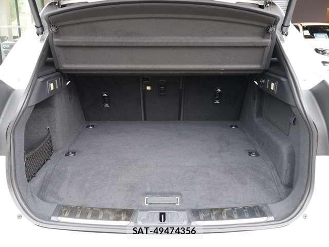 Jaguar F-PACE 2025-03 8354722-12