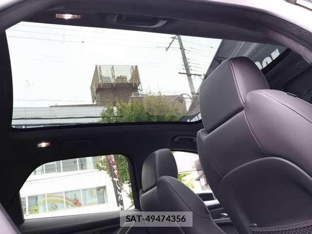 Jaguar F-PACE 2025-03 8354722-2