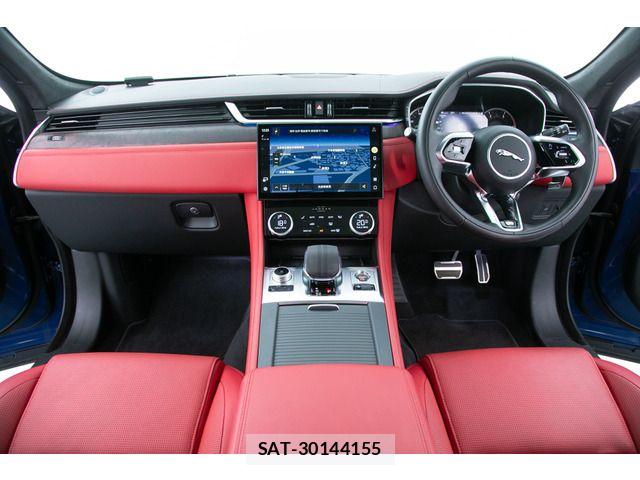 Jaguar F-PACE 2022-11 8366416-1