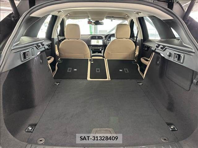 Jaguar F-PACE 2018-09 8485524-17