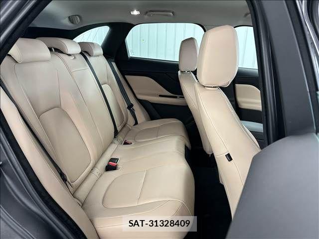 Jaguar F-PACE 2018-09 8485524-7