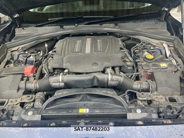 Jaguar F-PACE 2017-03 8659576-21