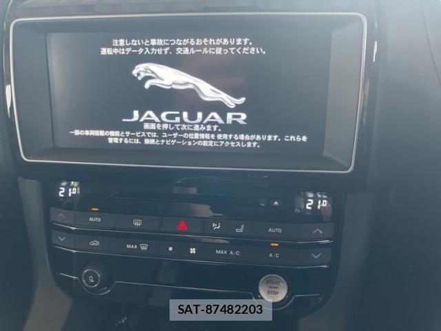 Jaguar F-PACE 2017-03 8659576-22