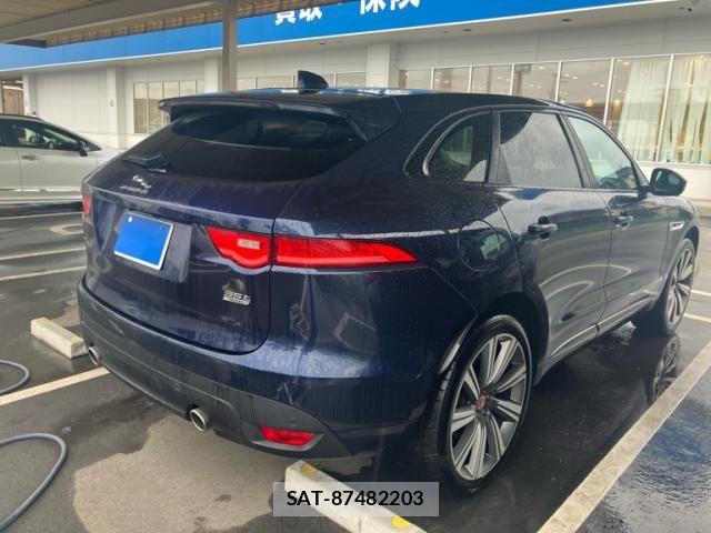 Jaguar F-PACE 2017-03 8659576-2