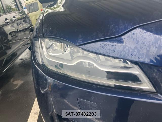 Jaguar F-PACE 2017-03 8659576-4