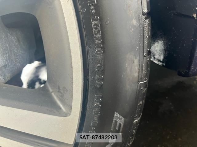 Jaguar F-PACE 2017-03 8659576-6