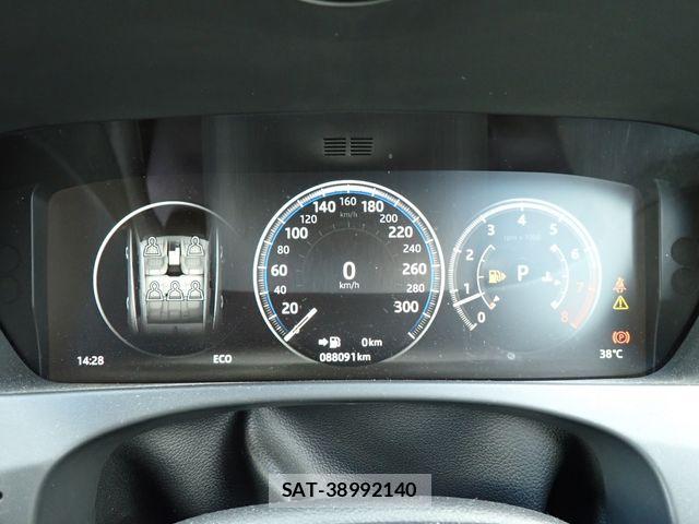 Jaguar F-PACE 2018-09 8666291-9