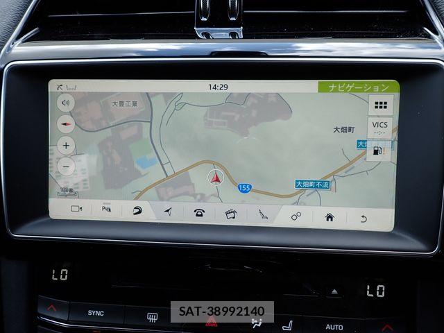 Jaguar F-PACE 2018-09 8666291-11