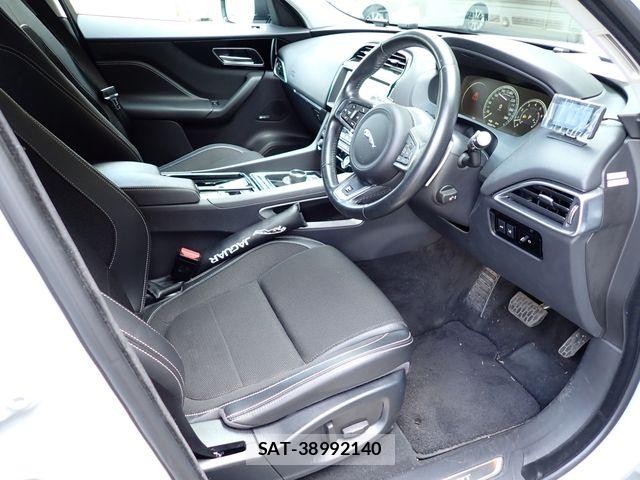 Jaguar F-PACE 2018-09 8666291-1