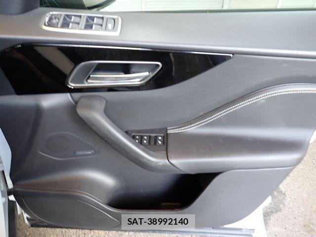 Jaguar F-PACE 2018-09 8666291-20