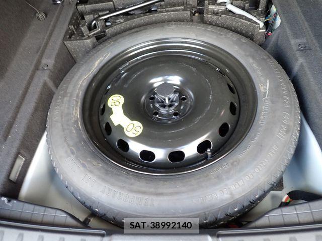 Jaguar F-PACE 2018-09 8666291-25