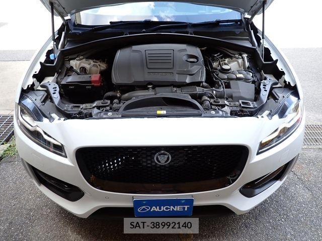 Jaguar F-PACE 2018-09 8666291-27