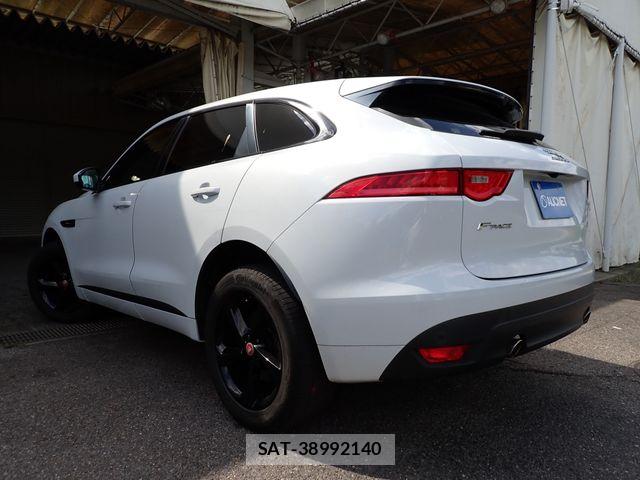 Jaguar F-PACE 2018-09 8666291-2