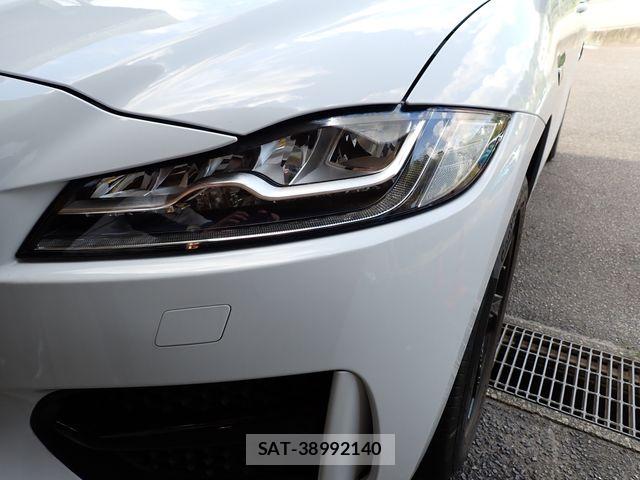Jaguar F-PACE 2018-09 8666291-7