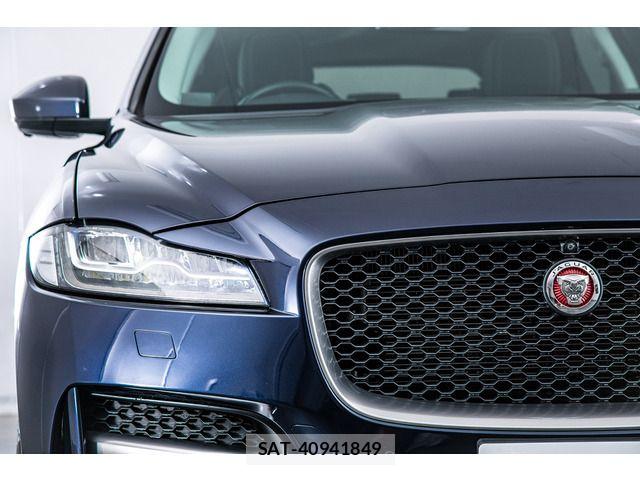 Jaguar F-PACE 2017-12 8742856-16