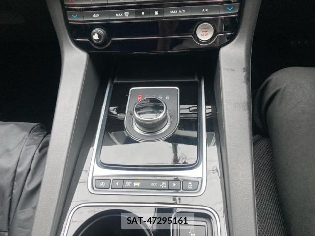 Jaguar F-PACE 2017-06 8742858-22