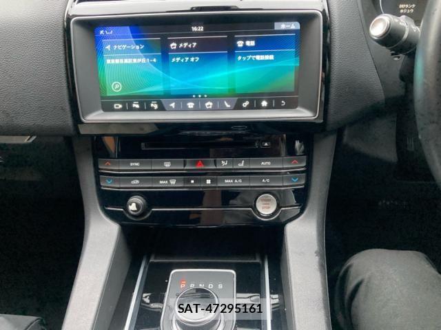 Jaguar F-PACE 2017-06 8742858-23