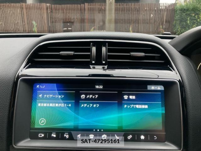 Jaguar F-PACE 2017-06 8742858-24