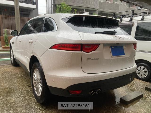 Jaguar F-PACE 2017-06 8742858-2