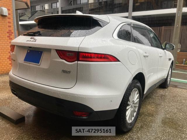 Jaguar F-PACE 2017-06 8742858-3