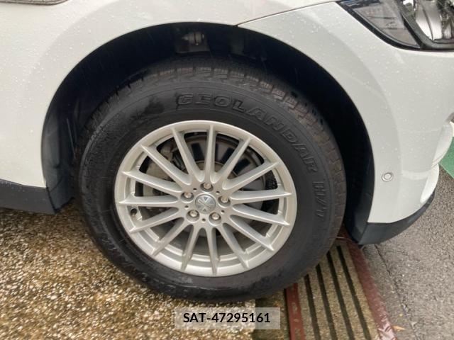 Jaguar F-PACE 2017-06 8742858-5