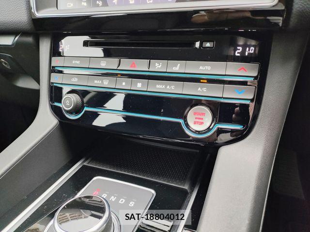 Jaguar F-PACE 2016-11 8829587-11