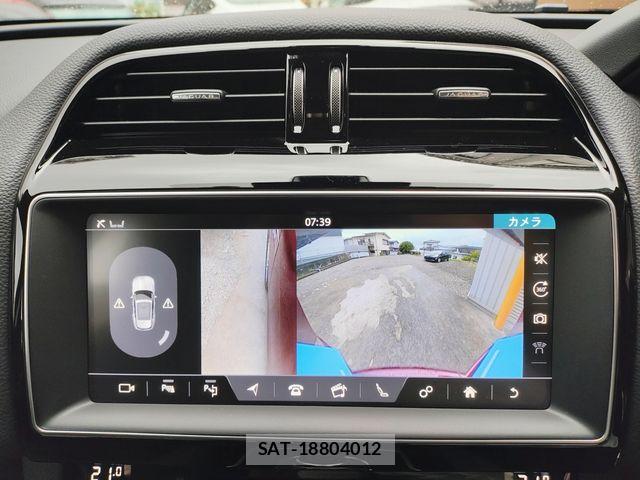 Jaguar F-PACE 2016-11 8829587-13