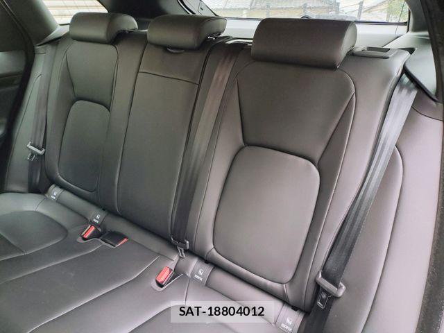 Jaguar F-PACE 2016-11 8829587-16