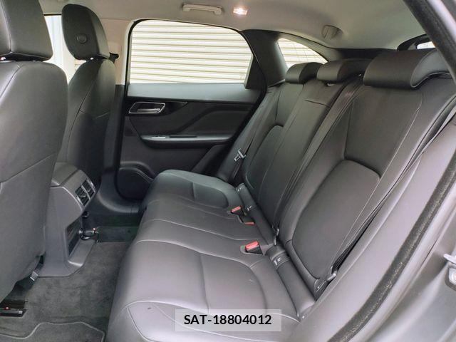 Jaguar F-PACE 2016-11 8829587-18