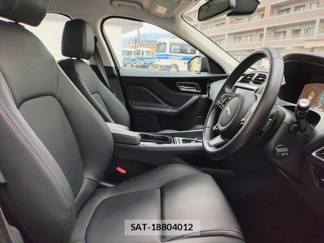 Jaguar F-PACE 2016-11 8829587-6