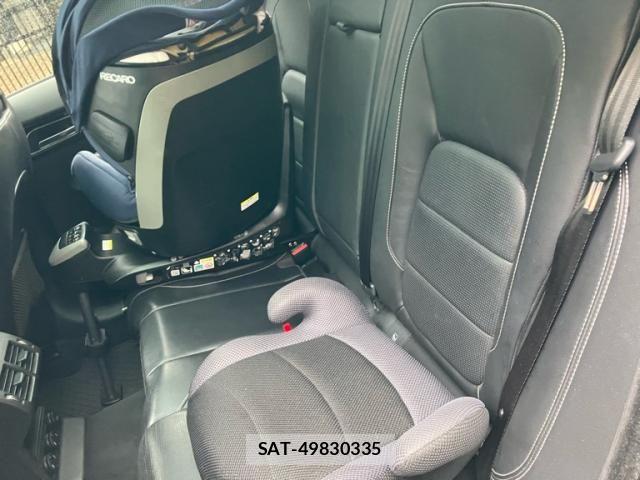 Jaguar F-PACE 2017-10 8871203-10
