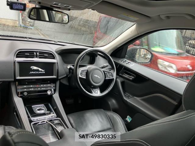 Jaguar F-PACE 2017-10 8871203-11