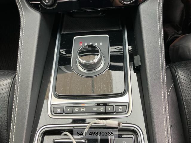 Jaguar F-PACE 2017-10 8871203-16