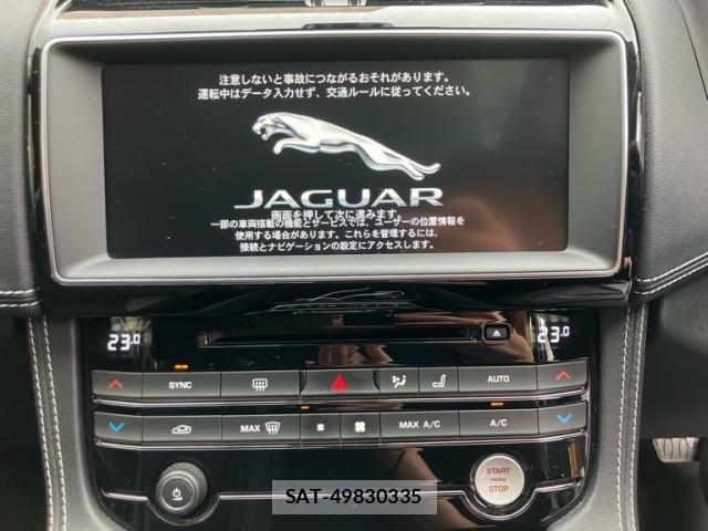 Jaguar F-PACE 2017-10 8871203-17
