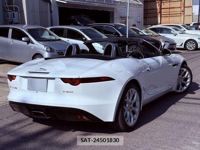 Jaguar F-TYPE 2018-09 8366418-3