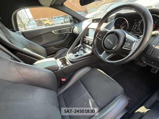 Jaguar F-TYPE 2018-09 8366418-8